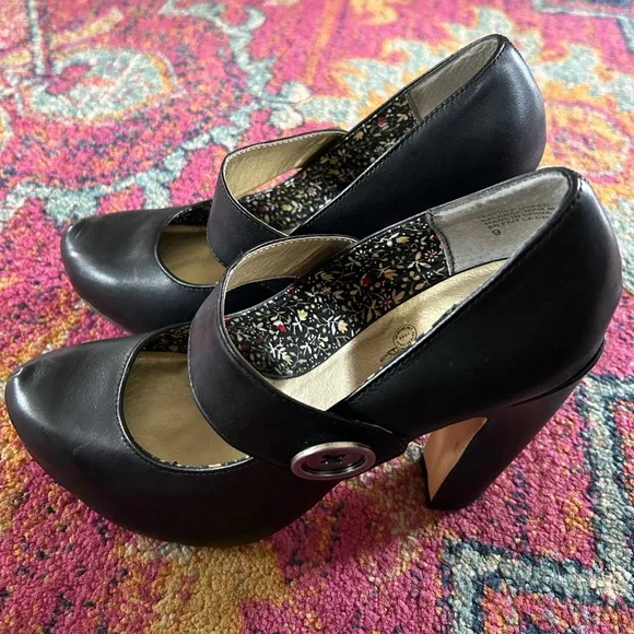 Seychelles | Women's black leather Third Degree Mary Jane pumps, side button sz9 - Picture 2 of 13